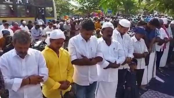 2 ஆண்டுகளுக்குப் பின்..உற்சாகமாக தமிழகம் முழுவதும் ரம்ஜான் பண்டிகை-ஆரத்தழுவி வாழ்த்துகள் பரிமாற்றம்!