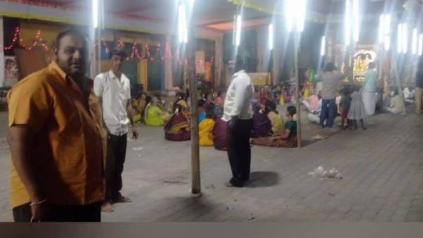 என்ன ஆணவம்! ஆண்டாள் கோயில் ஊழியரை எட்டி உதைக்கும் அதிகாரி.. பரபர வீடியோ! பொங்கி எழும் நெட்டிசன்கள்
