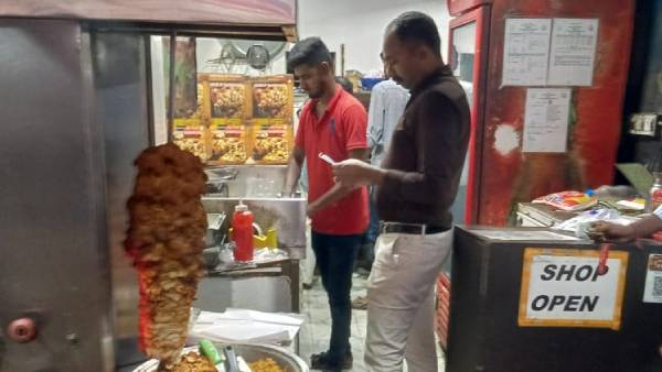 நேற்று காஞ்சி, இன்று மதுரை... பரபரக்கும் உணவு பாதுகாப்பு அதிகாரிகள்! கிறுகிறுக்கும் ஷவர்மா கடைகள்