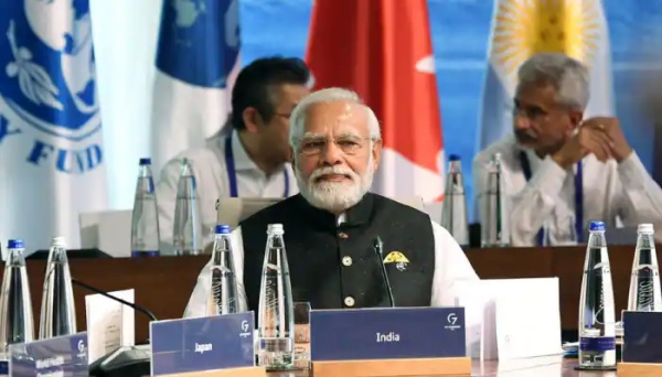 உச்சிமாநாட்டில் மோடி