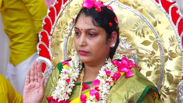 ஆசி பெற கட்டணம்