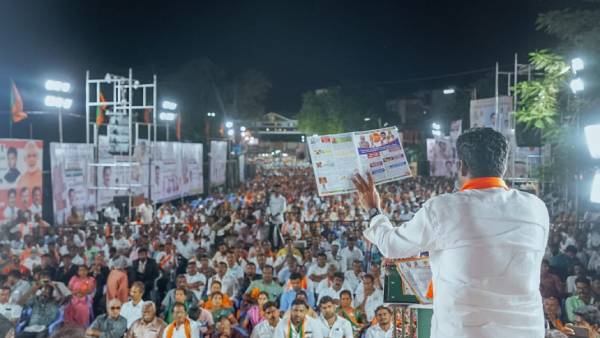 விலகி இருக்கலாமே