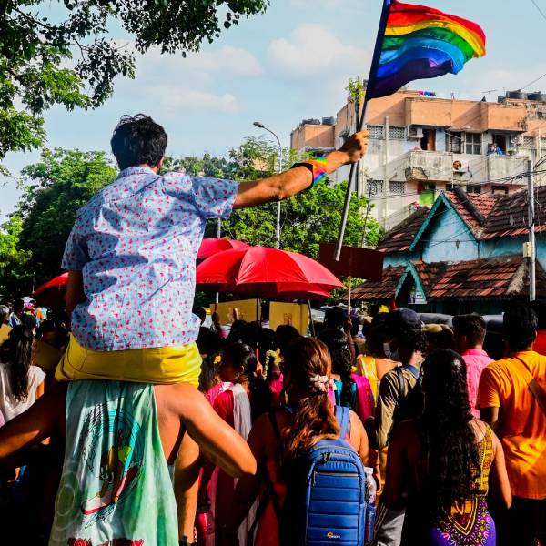 வண்ணமயமான சென்னை.. உரிமை, அடையாளத்துக்காக அணிதிரண்ட LGBTQ ...