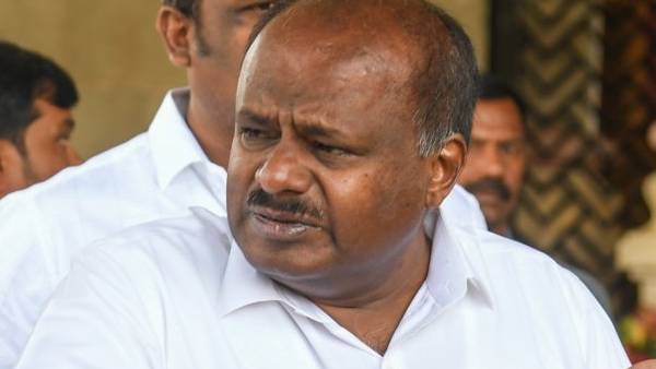 மாற்றுகட்சி ஆதரவு பெற முயற்சி
