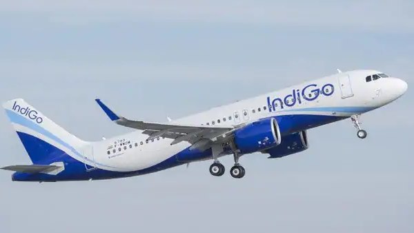 Mangaluru-Mumbai IndiGo Flight Delayed By 6 Hrs After Co-Passenger Raises Alarm Over Mobile Chat Mangaluru-Mumbai IndiGo Flight Delayed By 6 Hrs After Co-Passenger Raises Alarm Over Mobile Chat