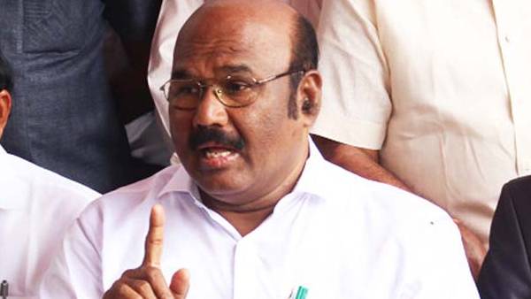 2 தொகுதிகளை காலி செய்தார்