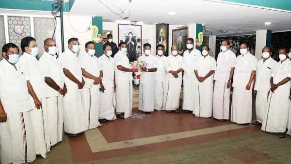 பொதுக்குழு