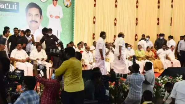 கலைந்த கூட்டம்