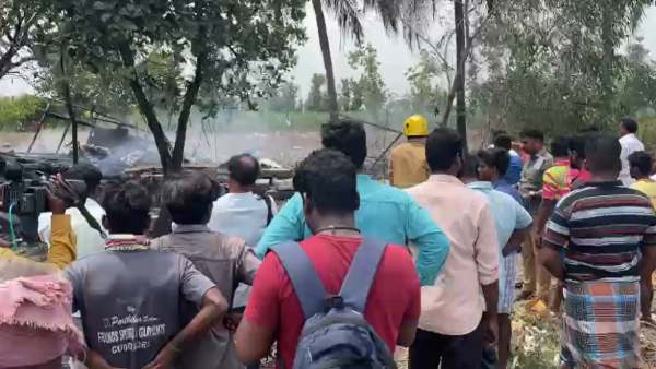 3 people dead after a fire broke out at the firecrackers production unit Cuddalore 3 people dead after a fire broke out at the firecrackers production unit Cuddalore