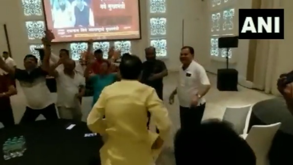 அணி தாவல்