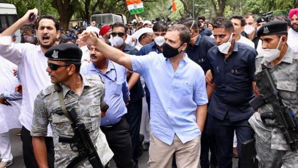 ராகுல் தலைமையில் போராட்டம்