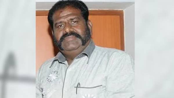 குளத்தில் பெண்கள்