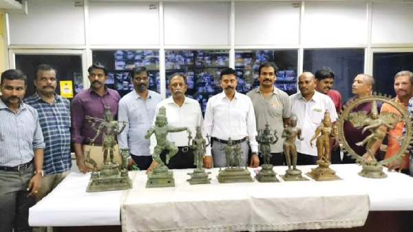 Temple Idols recovered from abroad Natarajar who came to Thanjavur from Chennai Temple Idols recovered from abroad Natarajar who came to Thanjavur from Chennai