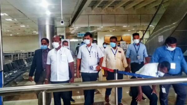 தமிழகம் வந்த வெளிநாட்டு விமான பயணிகளிடம் கொரோனா கண்டறியப்படவில்லை! இருந்தாலும்..அமைச்சர் எச்சரிக்கை 