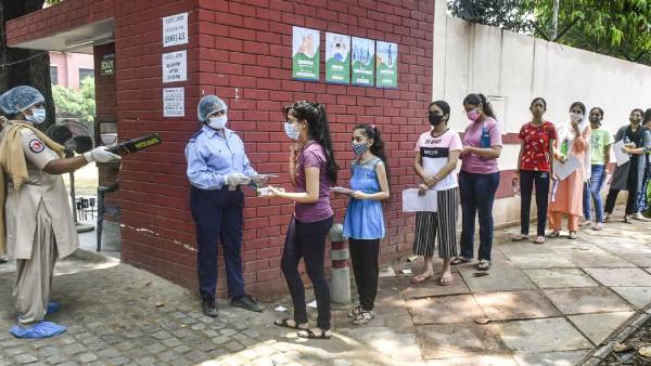 கேரளா-நீட் மாணவிகளின் உள்ளாடைகளை களைந்த விவகாரம்-மேலும் 2 ஆசிரியர்கள் கைது- சிக்கியோர் எண்ணிக்கை 7 !