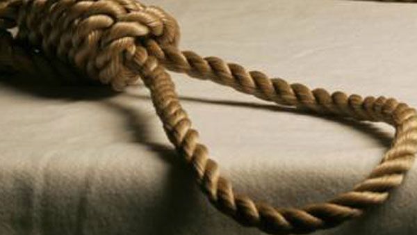 காலேஜ் பீஸ் கட்டுவதில் சிரமம்..தூக்குப் போட்டு உயிரை மாய்த்துக்கொண்ட மாணவி..நெல்லையில் சோகம் 