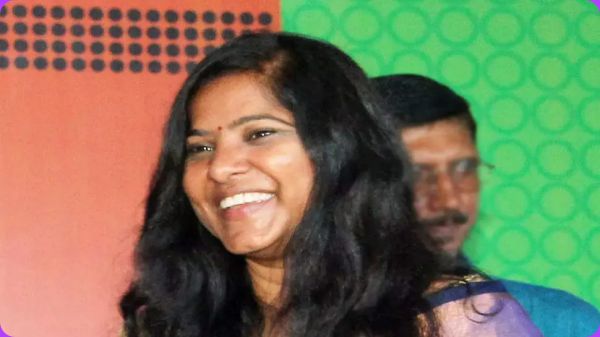 ட்விட்டரில் இருந்து போஸ்டர் நீக்கம்