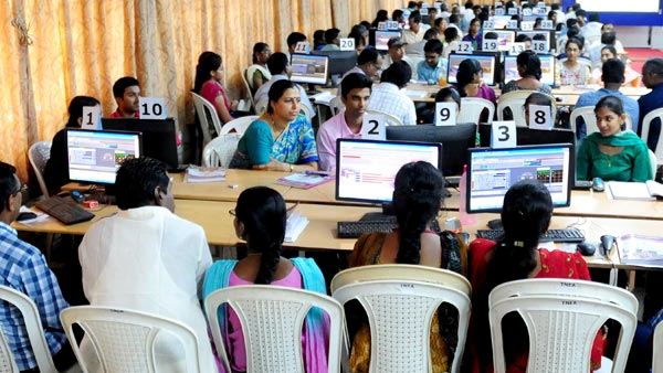 பொறியியல் படிப்புகளின் மீது ஆர்வம்.. 8 ஆண்டுகளுக்கு பின் 2 லட்சம் மாணவர்கள் விண்ணப்பம்..நாளை கடைசி 