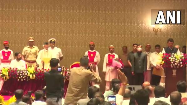 பட்னாவிஸ் துணை முதல்வர்
