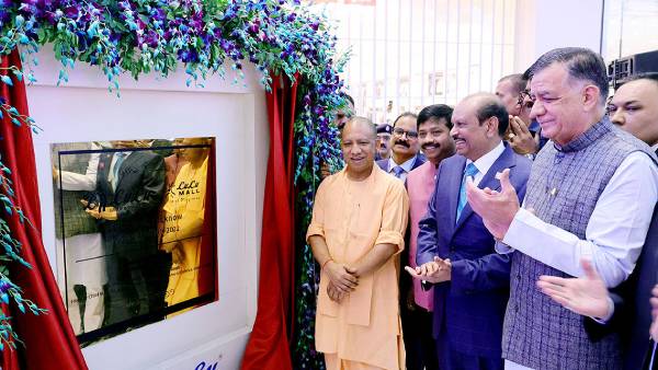  ரூ.2000 கோடி முதலீடு! உத்தரப் பிரதேசத்தில் மாஸாக தொடங்கப்பட்ட லூலூ ஷாப்பிங் மால்! இத்தனை வசதிகளா