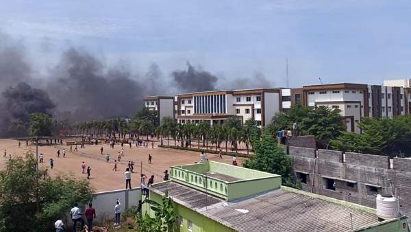 தீயில் கருகி