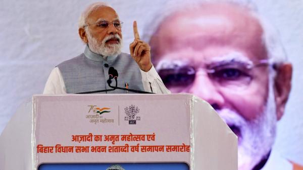 இலவசங்கள் எனும் குறுக்கு வழி அரசியல் நாட்டை நாசமாக்கிவிடும்.. பிரதமர் மோடி அட்டாக்