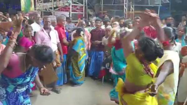 சாமியாடிய பெண்கள்