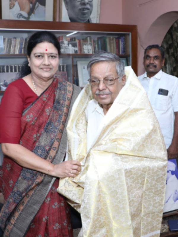 சசிகலா