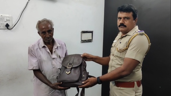 இதை வச்சு படமே எடுக்கலாமே! ஏடிஎம் குப்பை தொட்டியில் 43 பவுன் தங்கம்! காவலாளி செய்த நெகிழ்ச்சி செயல் 