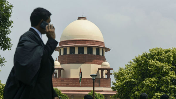 அரசியல் கட்சிகளின் இலவசங்களுக்கு எதிரான வழக்கு: உச்சநீதிமன்றம் இன்று முக்கிய உத்தரவு? 