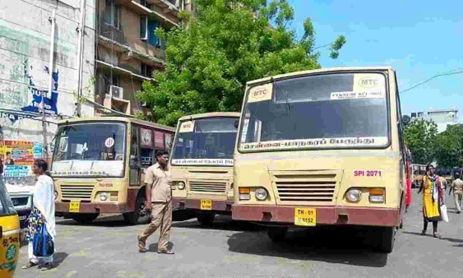 மாறி மாறி உத்தரவு