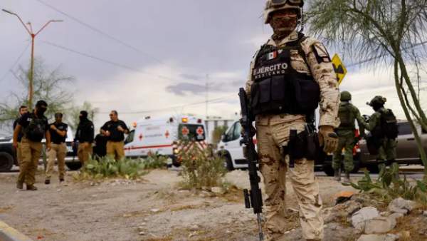 Mexico prison cartel clash spills on to streets of border city leaving 11 dead Mexico prison cartel clash spills on to streets of border city leaving 11 dead