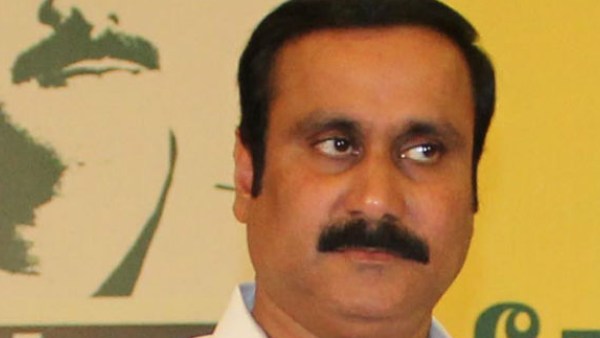 மது அருந்திய மாணவிகள்