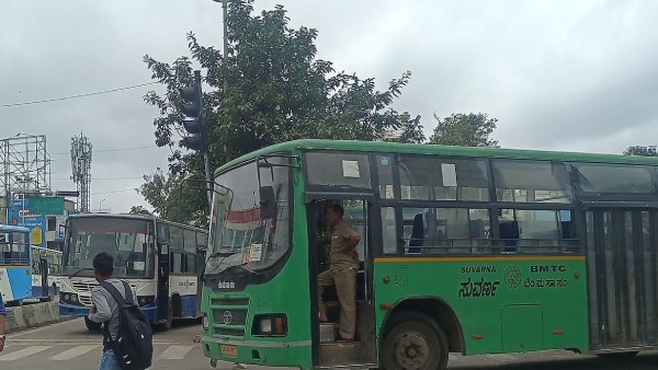 அலைமோதிய கூட்டம்