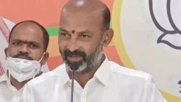 ”நானும் ரவுடி தான்” பொதுக்கூட்டத்தில் பொங்கிய தெலங்கானா பாஜக தலைவர் சஞ்சய்! 