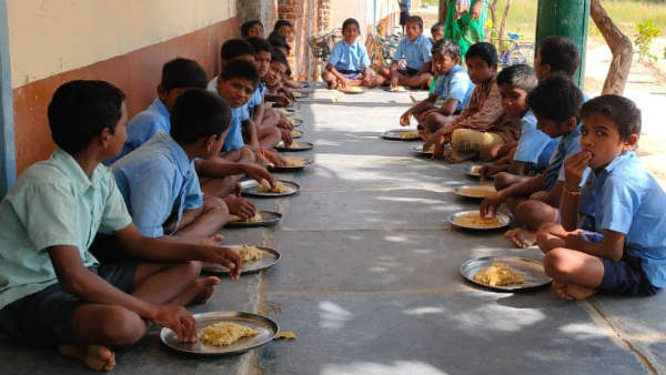 காலை மற்றும் மதிய உணவு