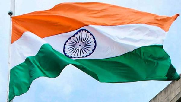வீடுகளில் தேசியக் கொடி