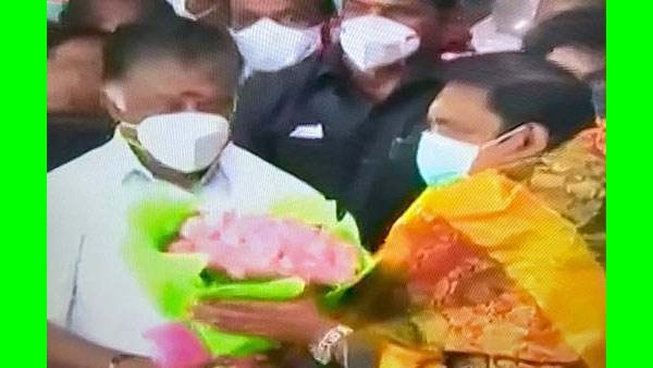 “நிறம்” மாறும் தலை?.. ஓபிஎஸ் + எடப்பாடிக்கு மேஜர் சறுக்கலே இதான்.. ஆளுக்கொரு ஆசை.. அல்லாடும் அதிமுக