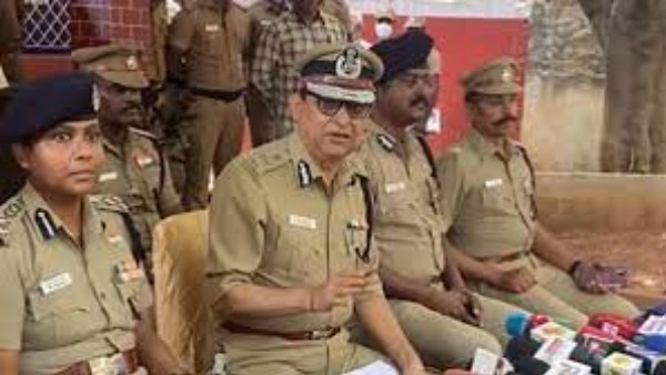 போலீஸ் அதிகாரி