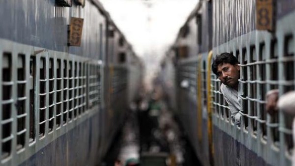 உலகை ஆளும் “AI..” ரயில் பயணிகளின் டேட்டா விற்பனையால் என்ன நடக்கும் தெரியுமா? 