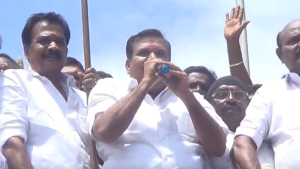 கொத்தடிமைகள்