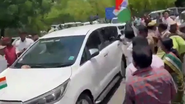 செருப்பு வீச்சு சம்பவம்