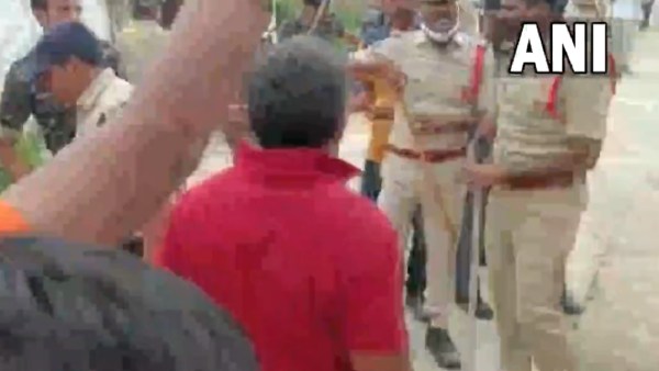 Telangana: BJP, TRS workers clash during BJP yatra Telangana: BJP, TRS workers clash during BJP yatra