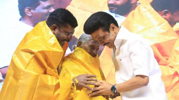 அங்கே உட்காரணும்பா! அருகே சென்ற “திருமா” தாயார்.. சட்டென ஸ்டாலின் தந்த “ரியாக்சன்”.. நெகிழ்ச்சி! 