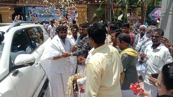 நெகிழ்ச்சி