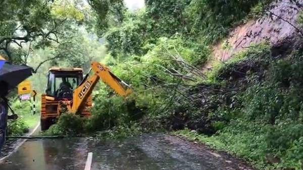 Landslide due to incessant rains in Ooty - Koraiyaru foot bridge washed away by floods Landslide due to incessant rains in Ooty - Koraiyaru foot bridge washed away by floods