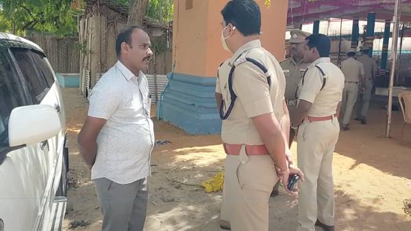 Clash between two sides during temple festival near Thiruchendur Clash between two sides during temple festival near Thiruchendur