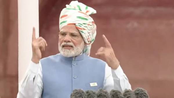 PM Modi Ditches Teleprompter For Independence Day speech PM Modi Ditches Teleprompter For Independence Day speech