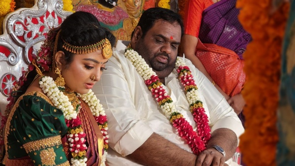 வாழ்த்து சொன்னது குத்தமா
