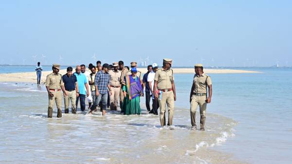 போலீஸார் பாதுகாப்பு